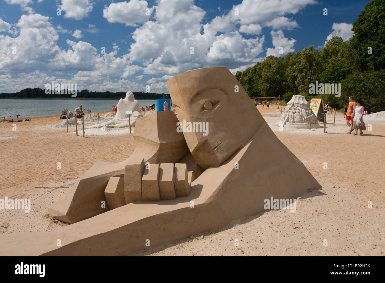 Sculpture de sable sur le lac Set Beach à Võru, Estonie, Europe Banque D'Images