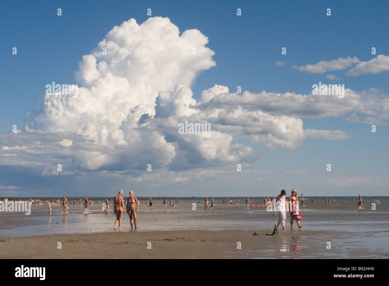 La plage de Pärnu, Estonie, Europe Banque D'Images