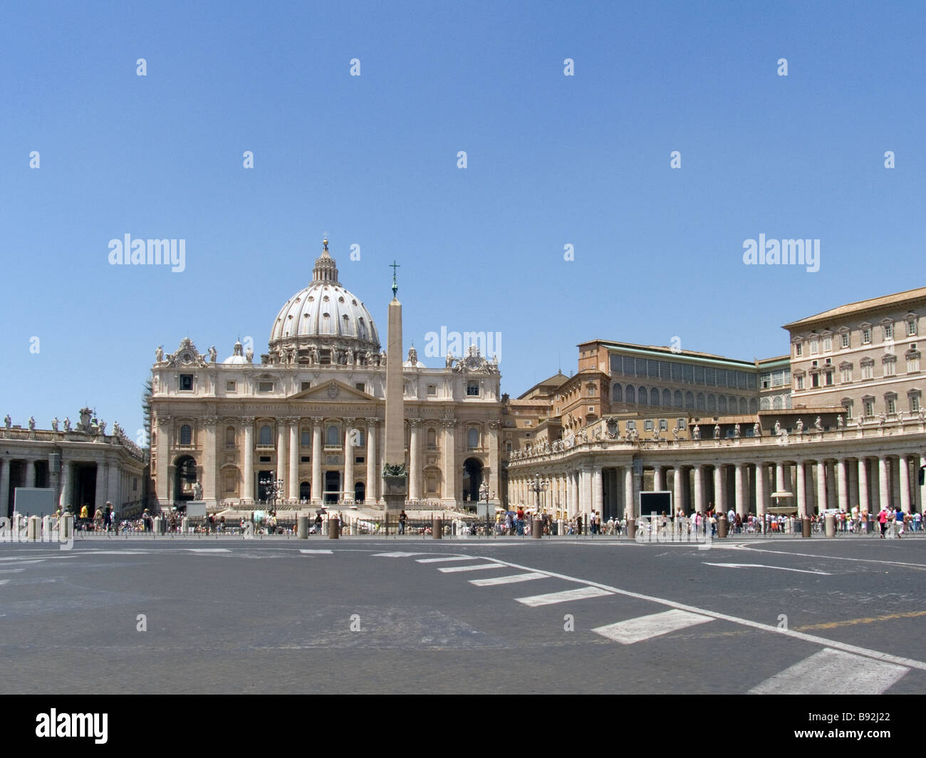 Piazza San Pietro (St. Peter's Square), Cité du Vatican, Rome, Italie, État de la Cité du Vatican, Site du patrimoine mondial Banque D'Images