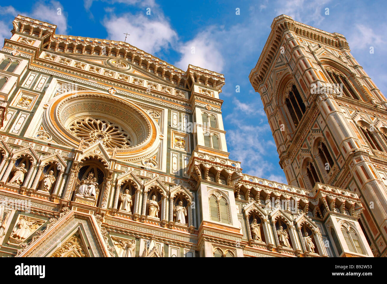 Le Duomo Catheral Détail de façade et clocher Florence Italie Banque D'Images