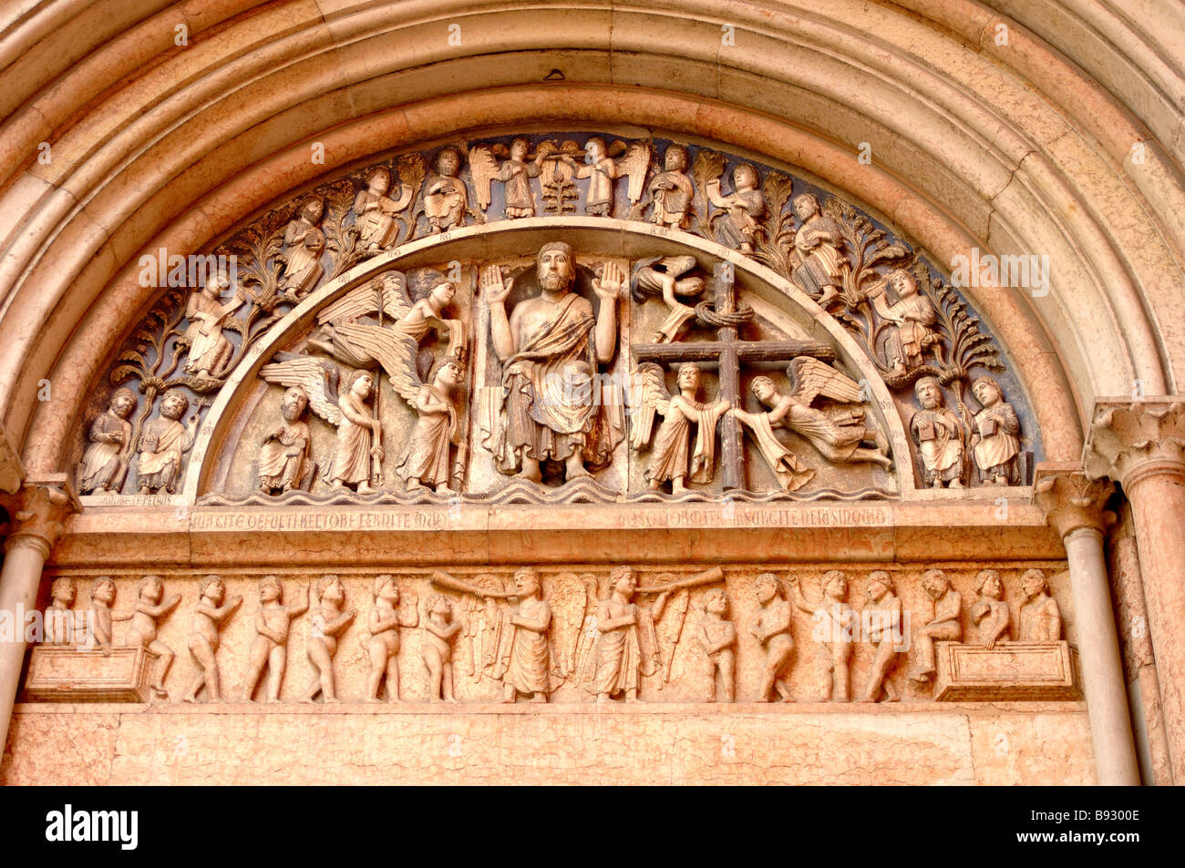Détail de porte Baptistère Piazza del Duomo Palma Italie Banque D'Images