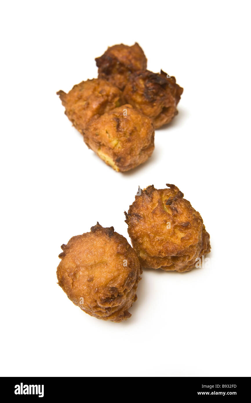 Onion Bhaji s isolated on a white background studio Banque D'Images