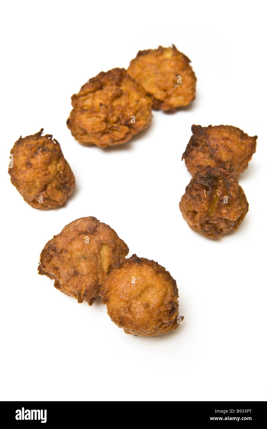 Onion Bhaji s isolated on a white background studio Banque D'Images