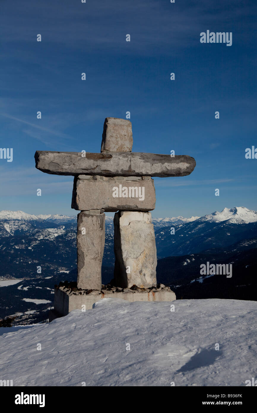 Inukshuk sur Whistler Mountain, symbole pour les jeux olympiques d'hiver de 2010 Banque D'Images
