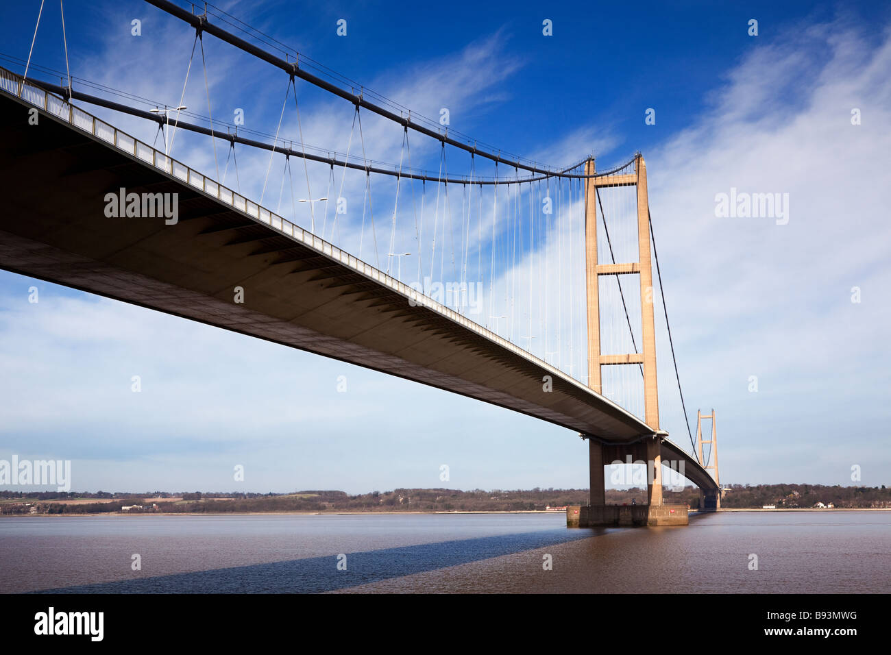 Le Humber Bridge sur la rivière Humber, près de Hull, dans le Yorkshire, England, UK à North Banque D'Images