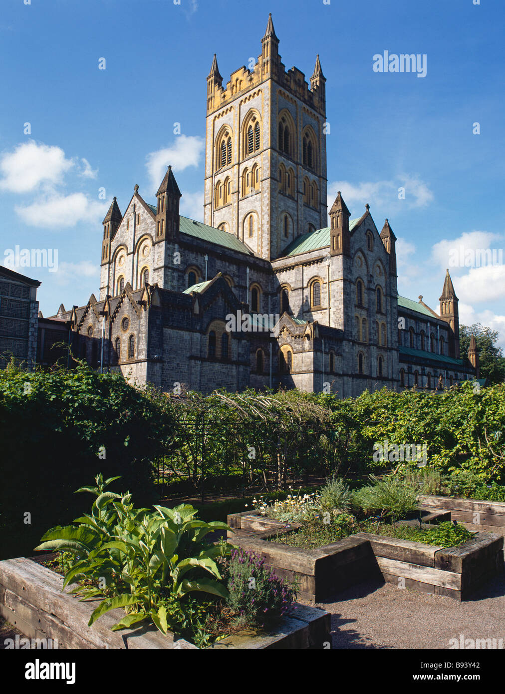 Le jardin d'herbes à l'abbaye de Buckfast, Buckfastleigh, Devon, Royaume-Uni. Une église de monastère bénédictine construite entre 1907 et 1932 Banque D'Images