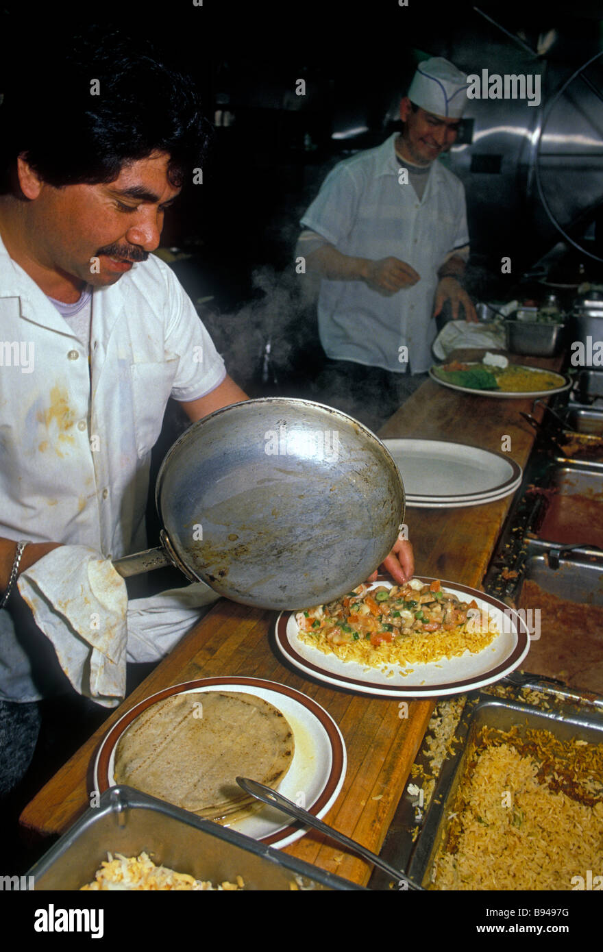 L'homme du Mexique, Cook, cuisine, restaurant mexicain, cuisine mexicaine de la nourriture et des boissons, nourriture et boissons, Novato, Californie, États-Unis Banque D'Images