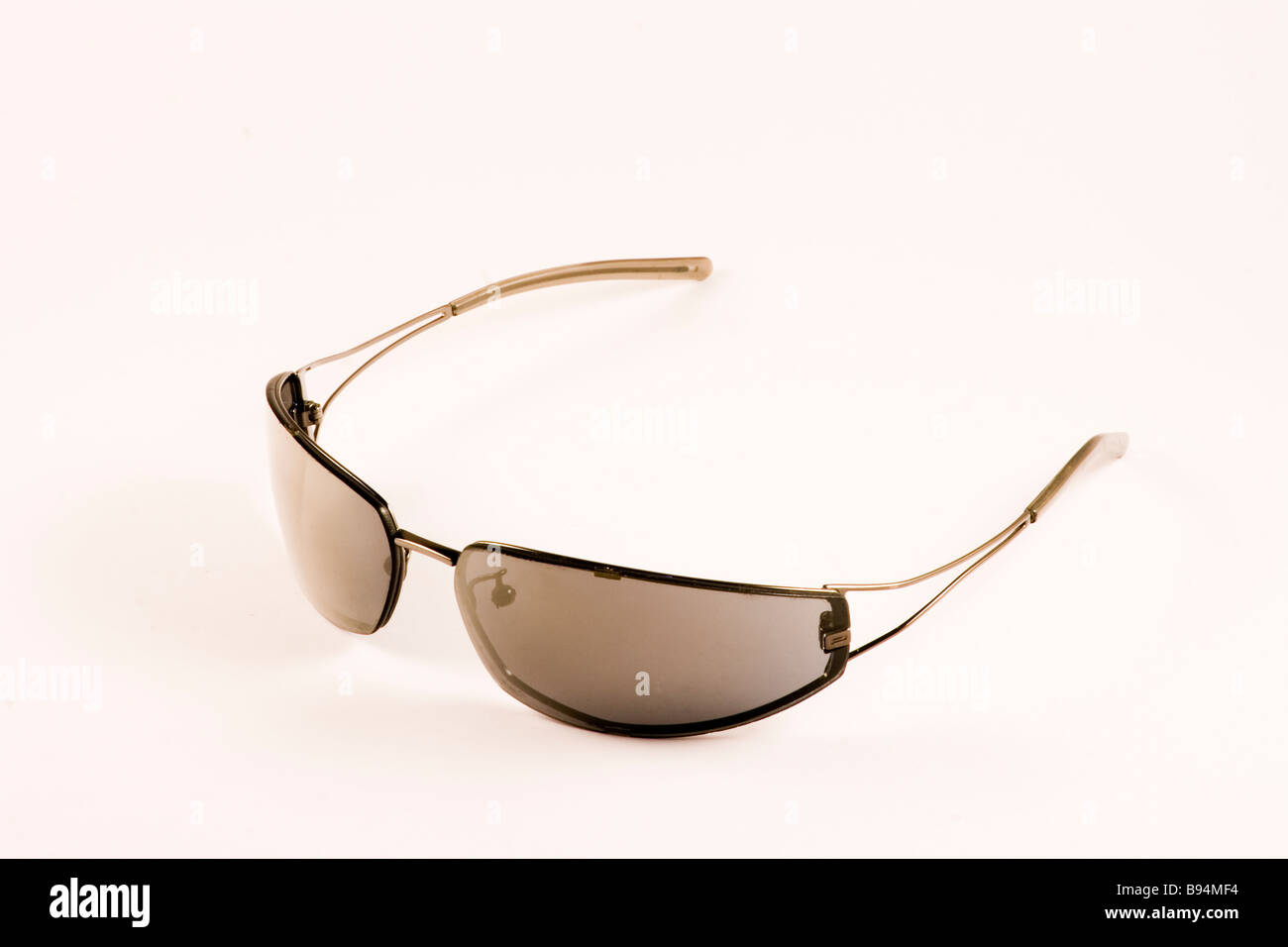 Une paire de lunettes de soleil Banque D'Images