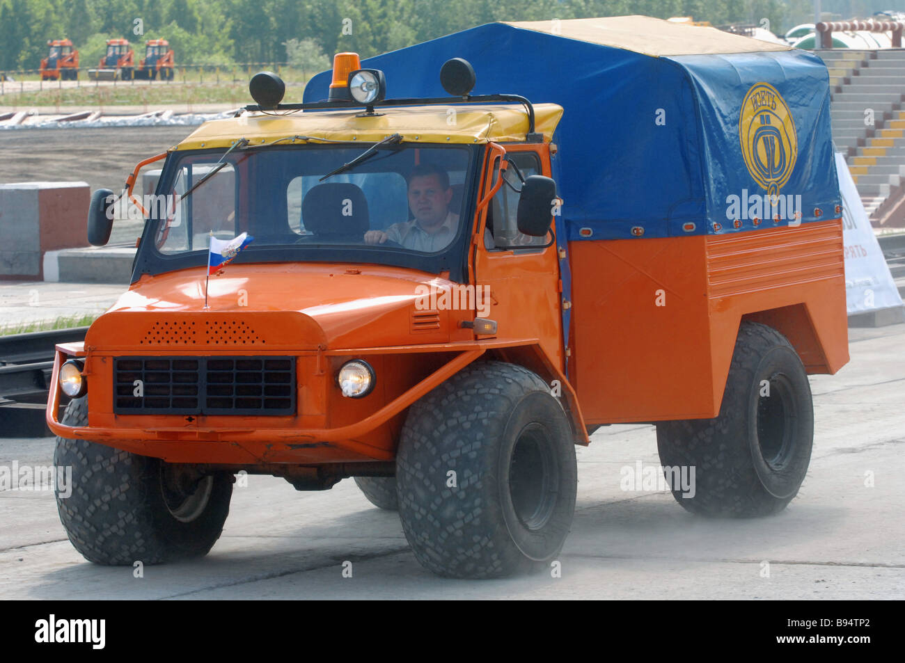 Le véhicule cross-country d'Ataka a démontré à la 5e exposition internationale d'équipements militaires d'armes et de munitions en Banque D'Images