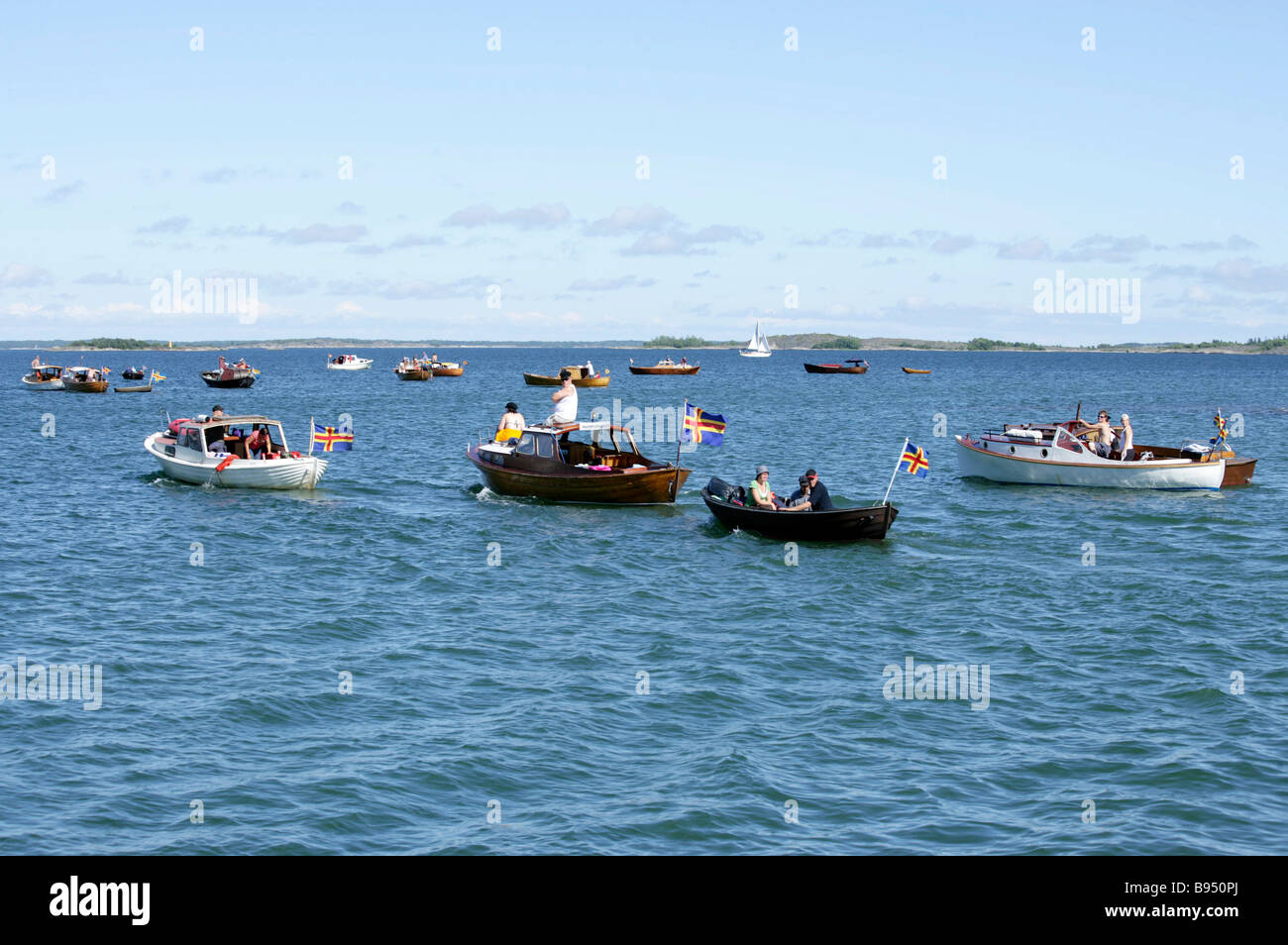Rassemblement des bateaux de pêche en bois traditionnel, François Bugingo Aland pour un usage éditorial uniquement. Banque D'Images