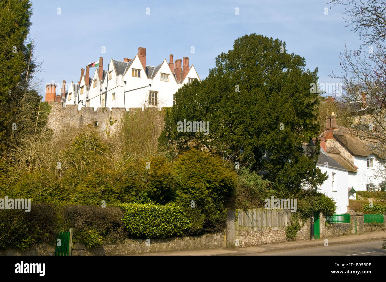 Le Château de St Fagans et chaumières dans le village près de Cardiff au Pays de Galles du Sud Banque D'Images