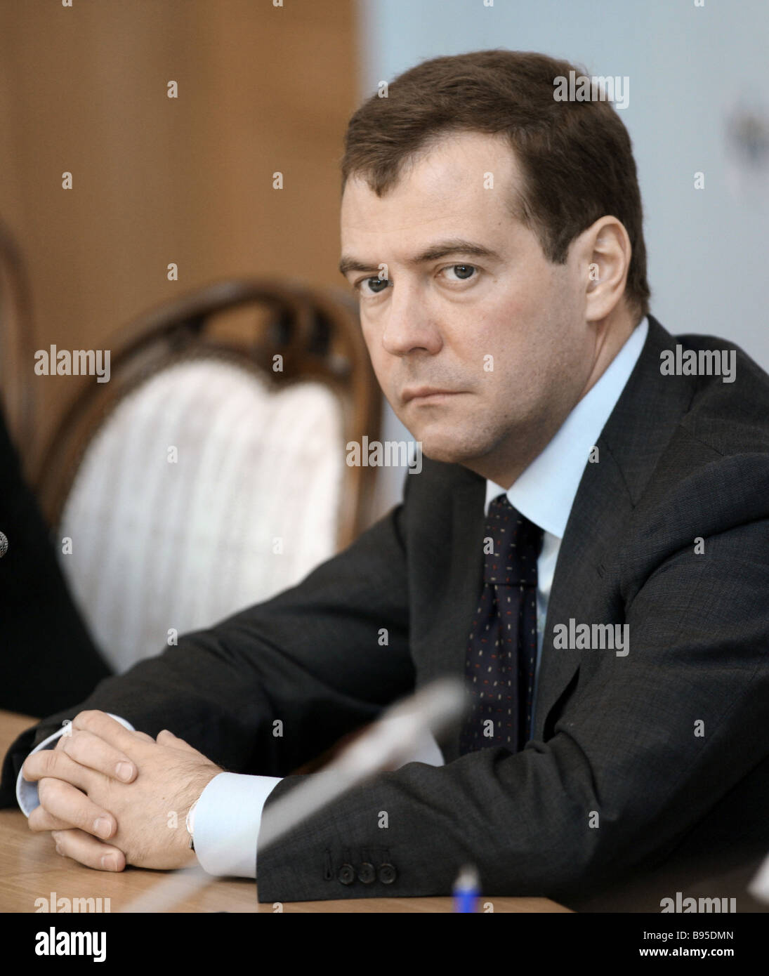 Premier vice-premier ministre Dmitri Medvedev lors d'une réunion sur la politique démographique avec les fonctionnaires du ministère de la santé et de Banque D'Images