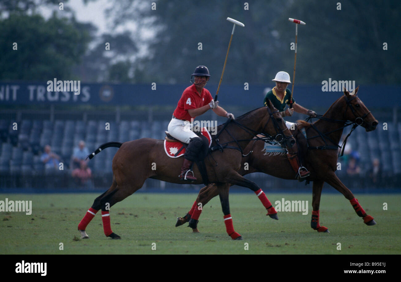 Equestrian SPORT Polo Prince Charles en prenant part à un match de polo à Windsor Banque D'Images