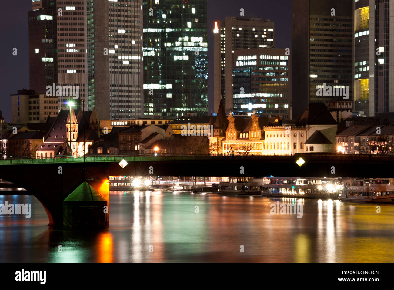 Francfort par nuit. Zone commerciale. Banque D'Images