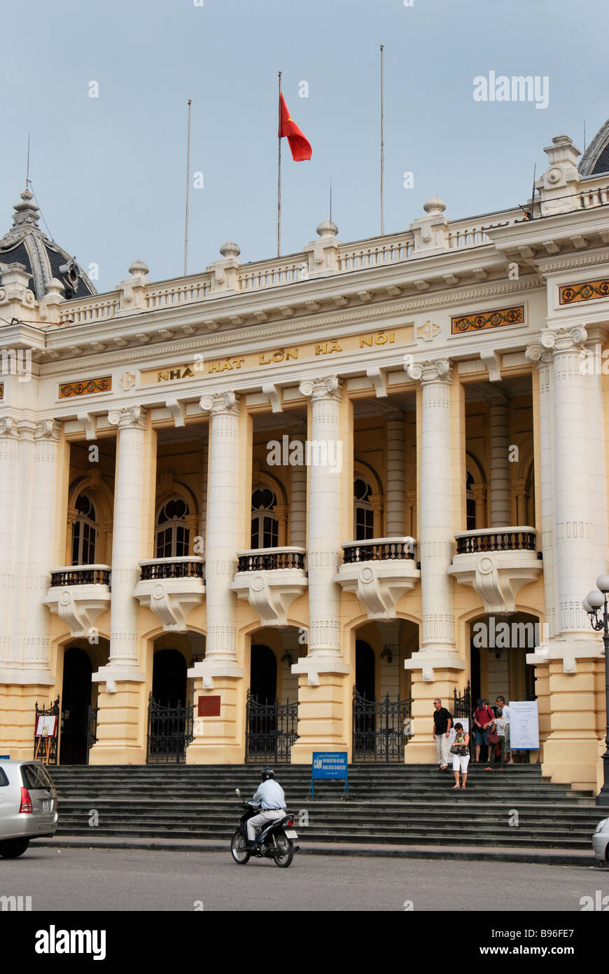 Opéra de Hanoï, Rue Trang Tien, Hanoi, Vietnam Banque D'Images