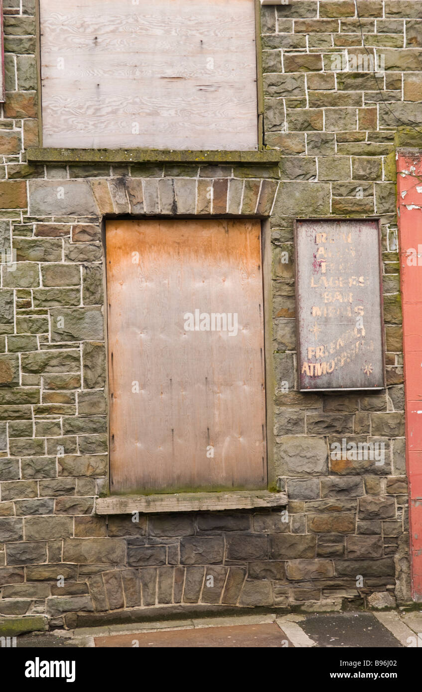 Barricadèrent Pentre pub Inn tonne Pentre Rhondda Valley South Wales UK Banque D'Images