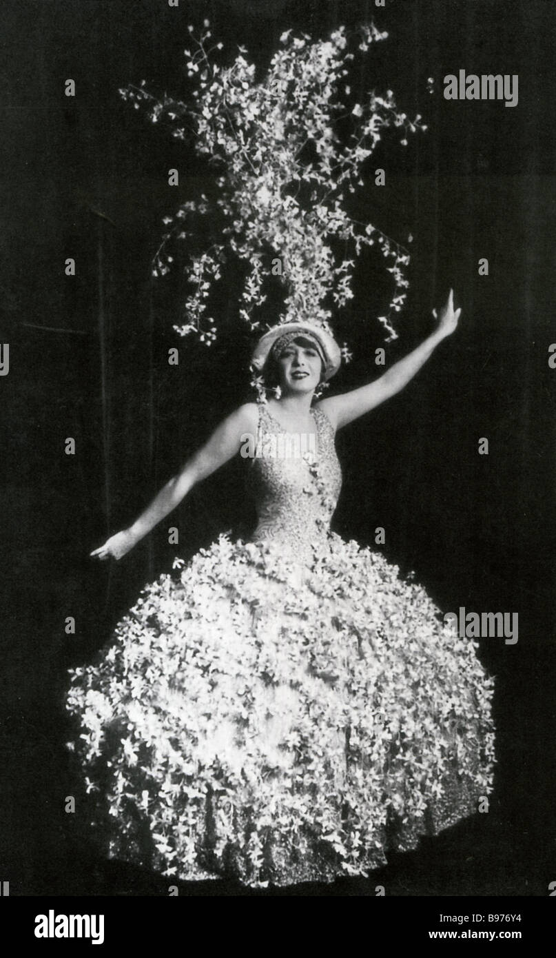 MISTINGUETT nom de scène de Jeanne Marie Bourgeois Français showgirl et actrice 1874 à 1956 Banque D'Images