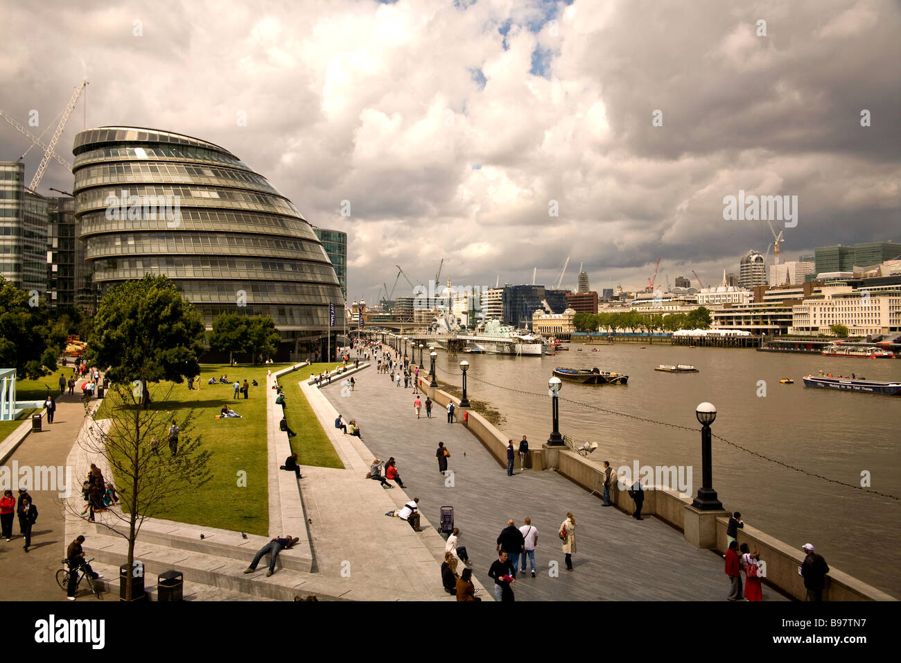 City Hall, London, du Tower Bridge, South Bank, Banque D'Images