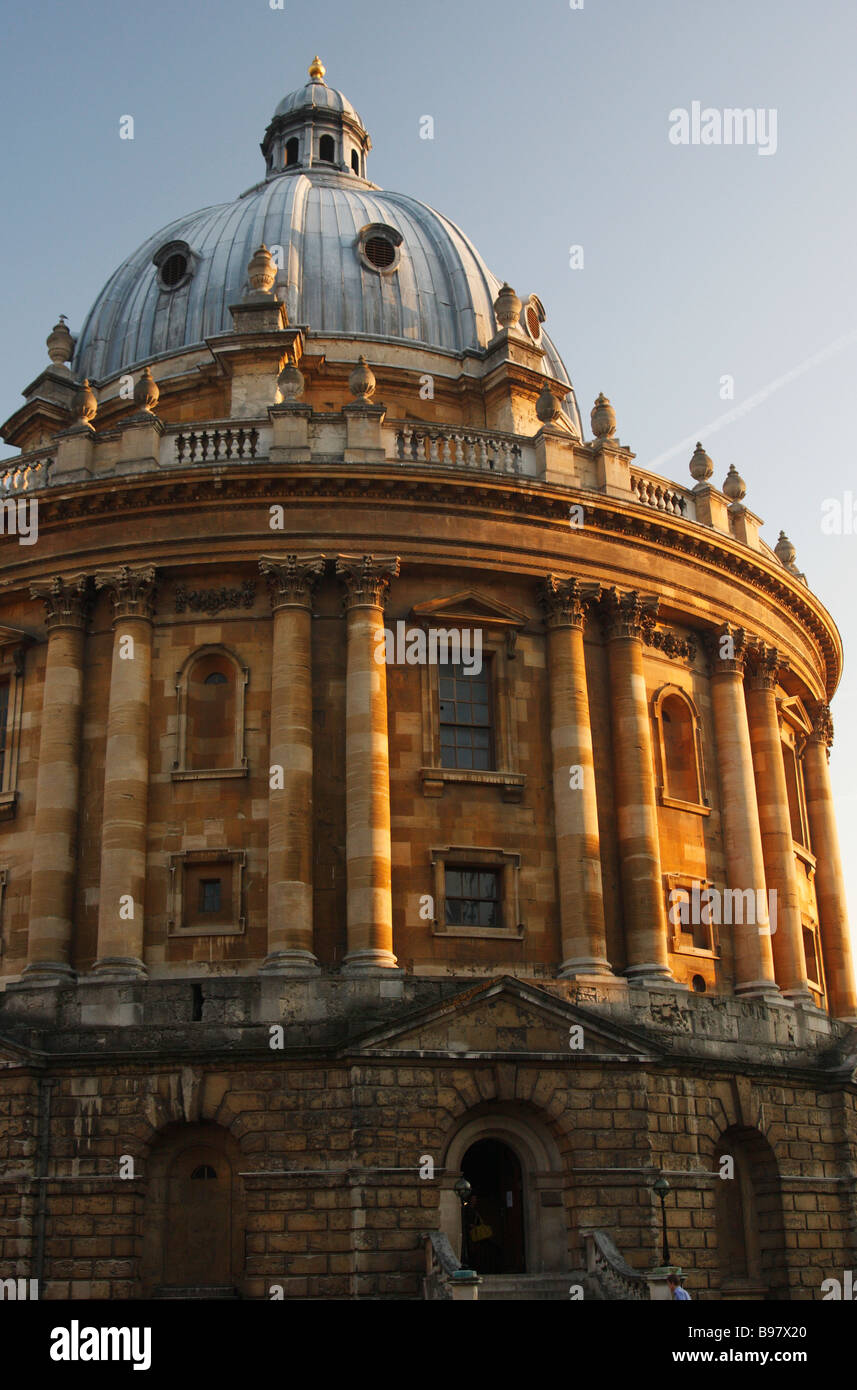 'Radcliffe Camera' dans la lumière du soleil, [l'Université d'Oxford], Oxfordshire, Angleterre, Royaume-Uni Banque D'Images