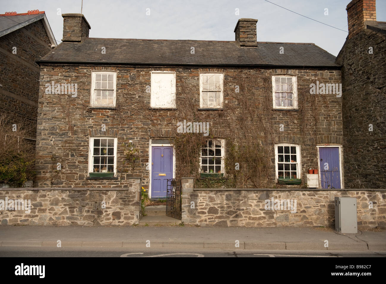 Cottage en pierre gallois Ceredigion village Llanbadarn Wales UK Banque D'Images