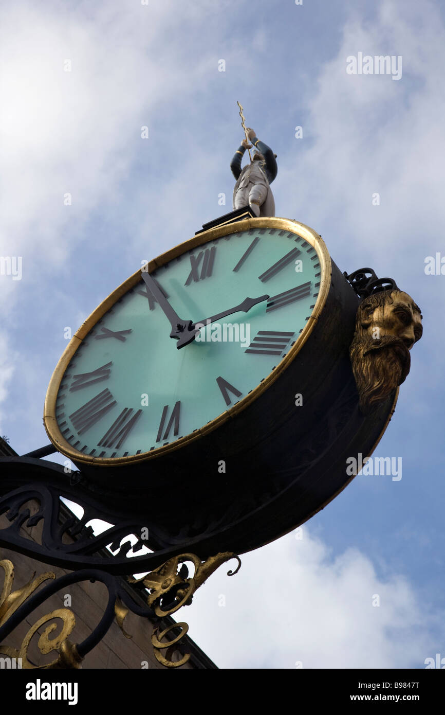 York Street projection réveil St Martin le grand support de l'Église figure support doré doré Yorkshie meubles England UK Banque D'Images