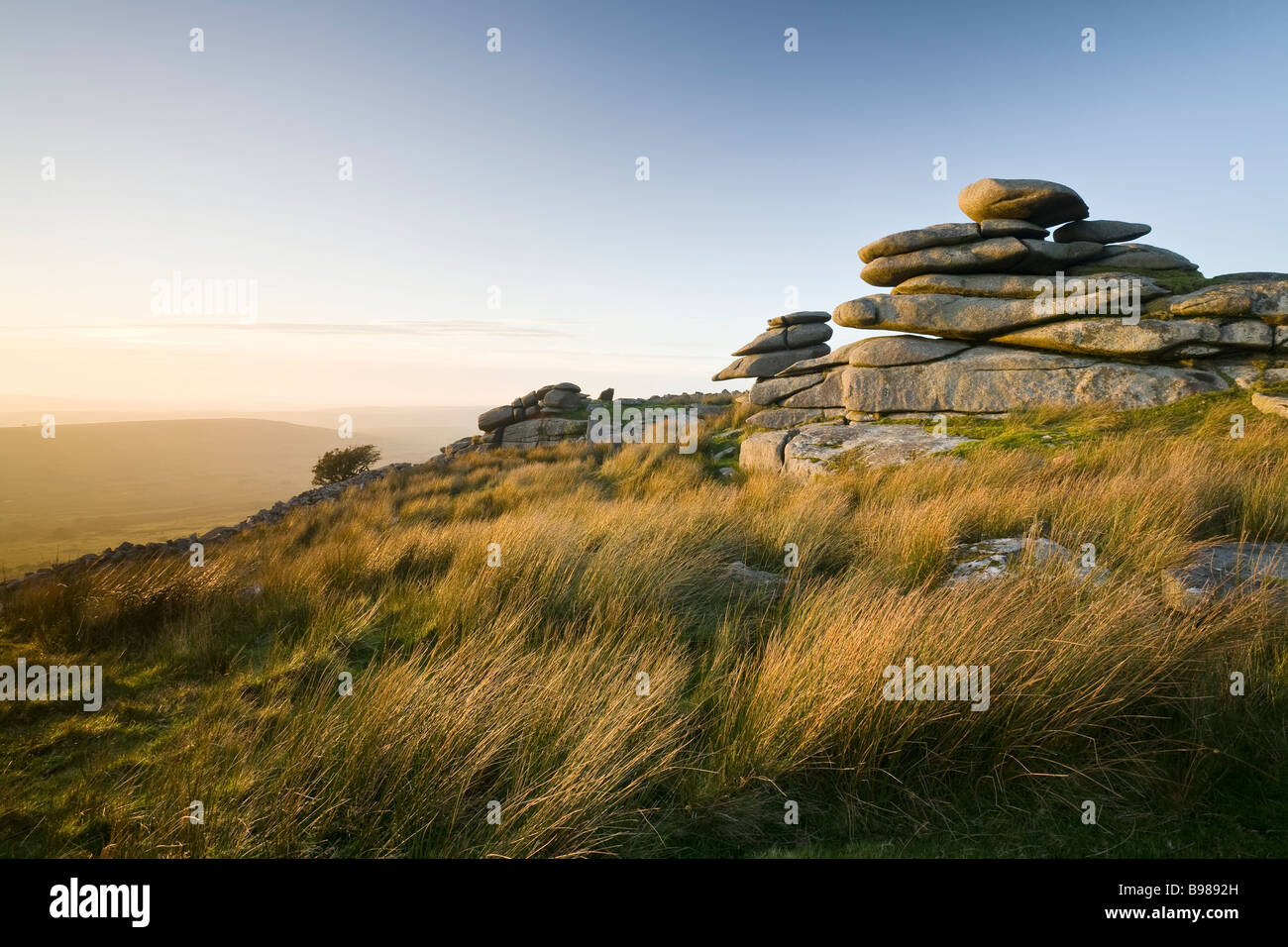 Tors de granit en fin d'après-midi, soleil d'automne sur Stowe's Hill, Bodmin Moor, Cornwall Banque D'Images