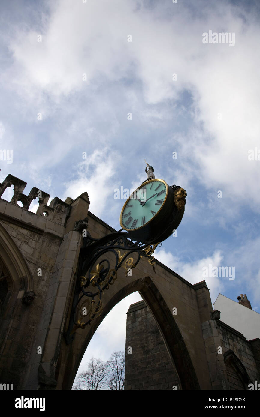 York Street projection réveil St Martin le grand support de l'Église figure support doré doré Yorkshie meubles England UK Banque D'Images