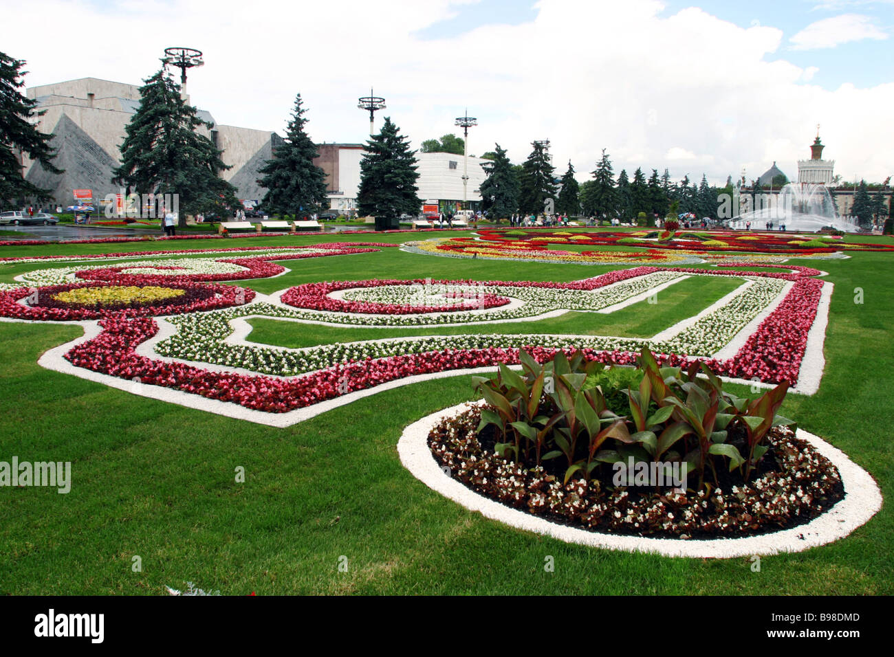 Le 3eme Festival De Moscou De Parterres Et Conception De Paysage Consacre Au 60e Anniversaire Du V E Jour Ouvert A La Tous Photo Stock Alamy