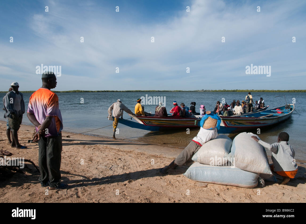 L'Afrique de l'ouest du delta du Saloum Sénégal Mar Lodj transports publics de l'île de mainland Ndangane Banque D'Images