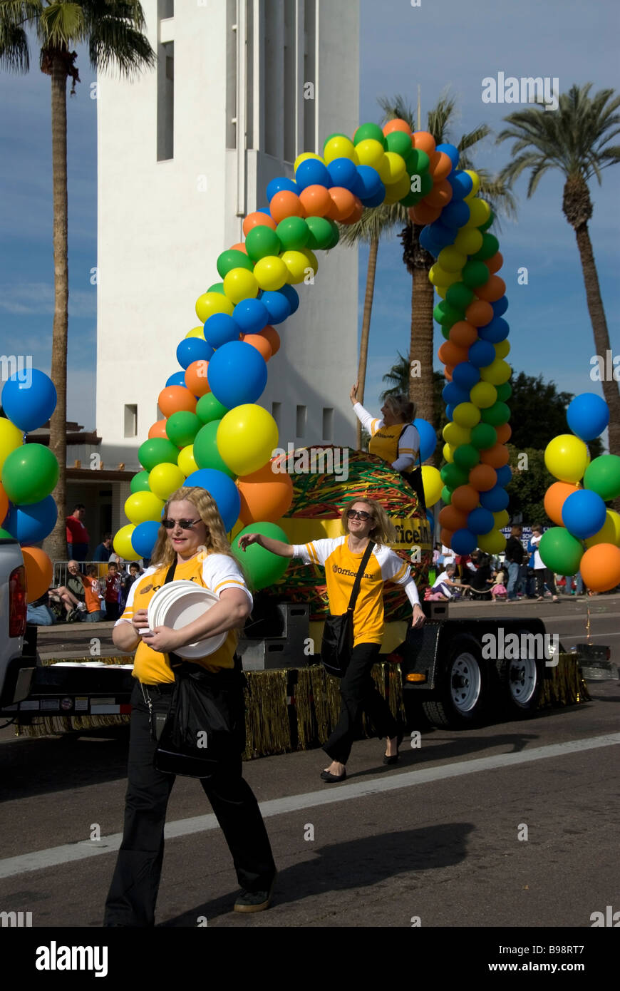 Office Max flotteur en Fiesta Bowl Parade à Phoenix, Arizona, USA. Banque D'Images