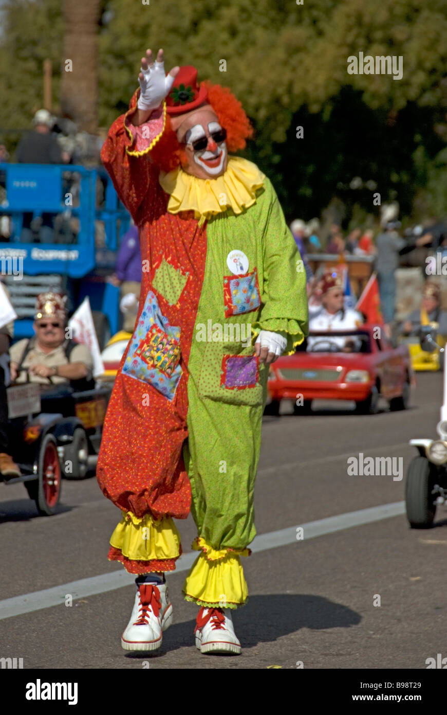 Fort McDowell's Fiesta Bowl Clown Parade et voitures Banque D'Images