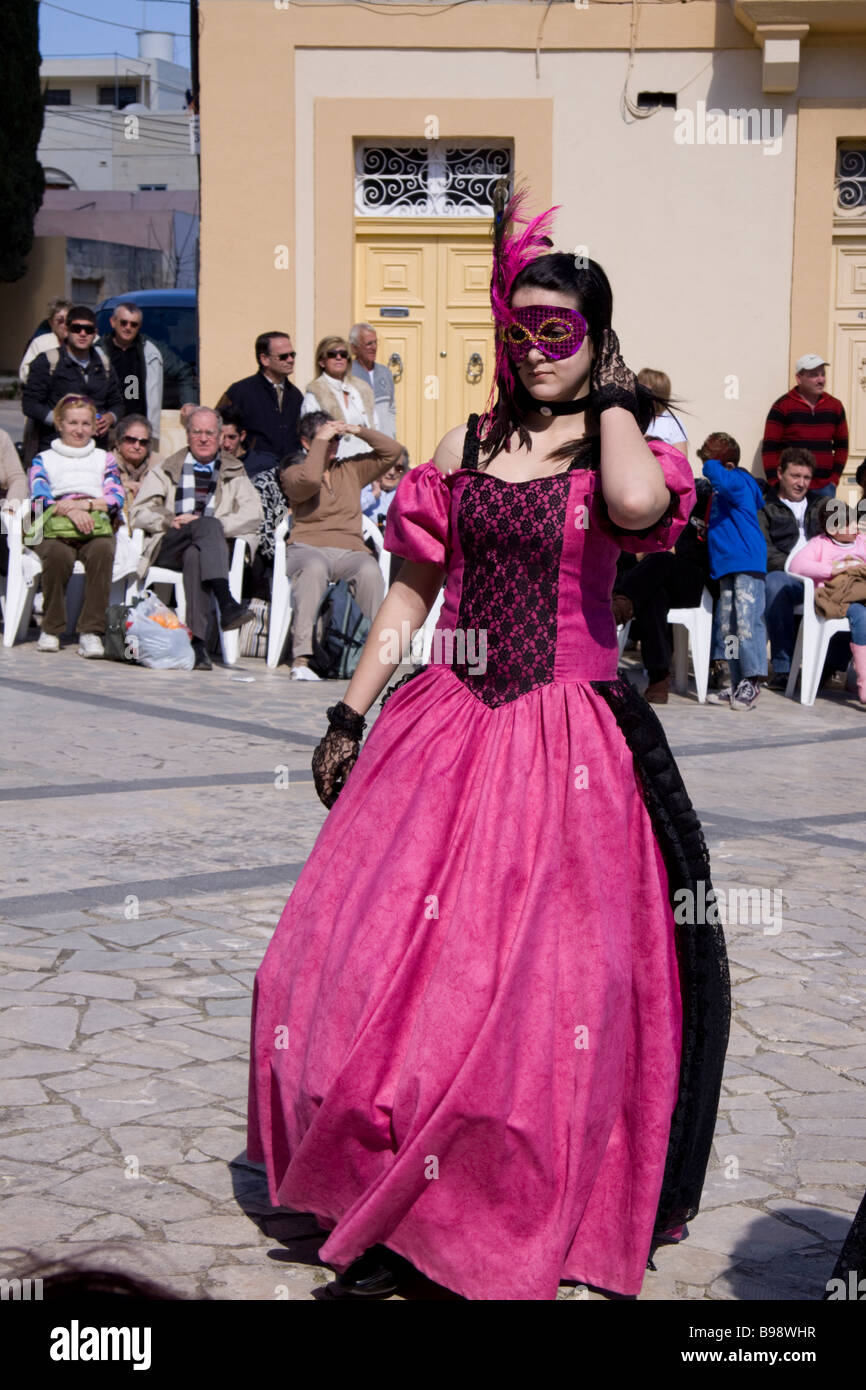 Fille en robe Carnaval Malte Marsaxlokk Banque D'Images