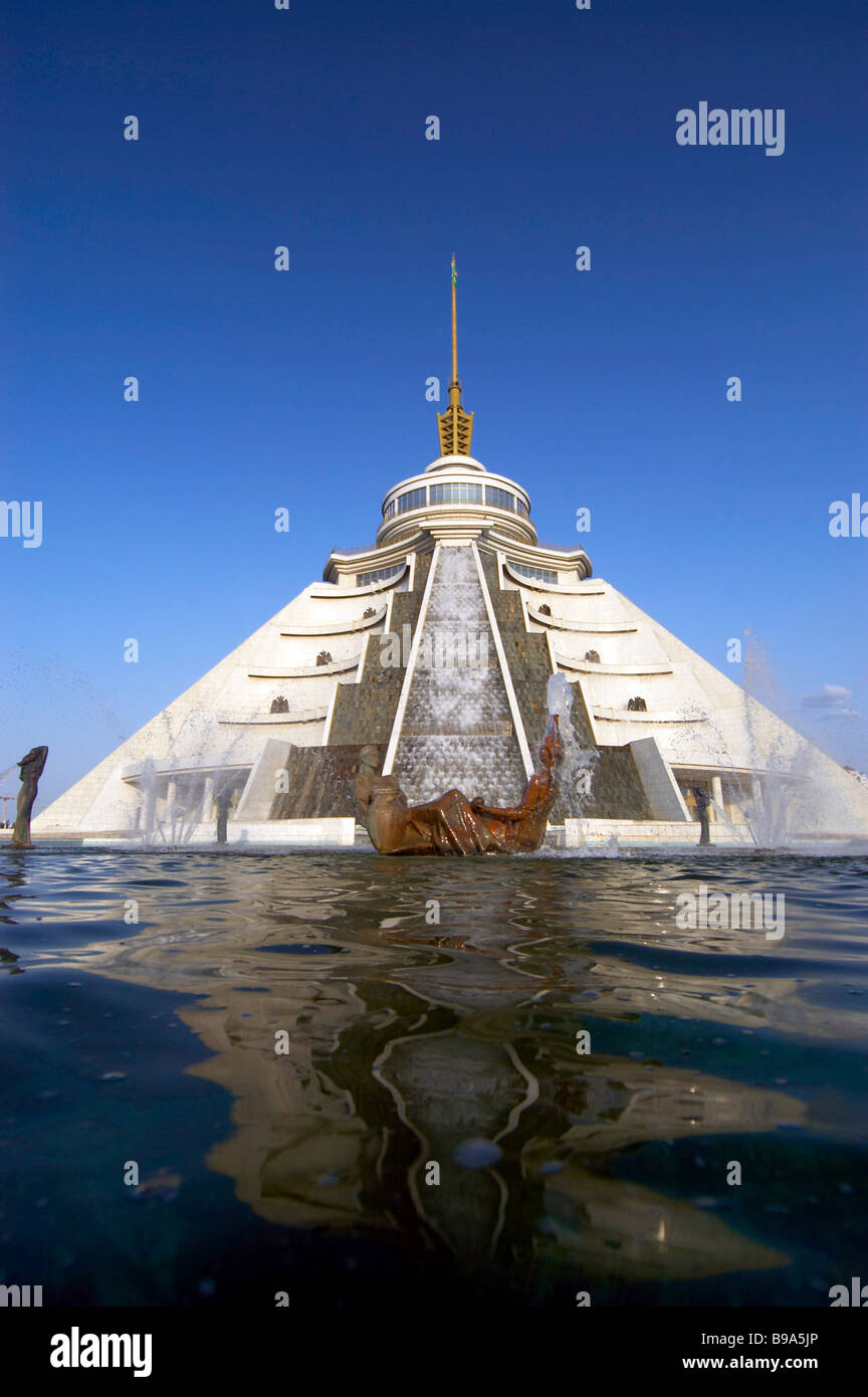 Statue de la personnalité culte Turkmenbashy Turkmenbashi Banque D'Images
