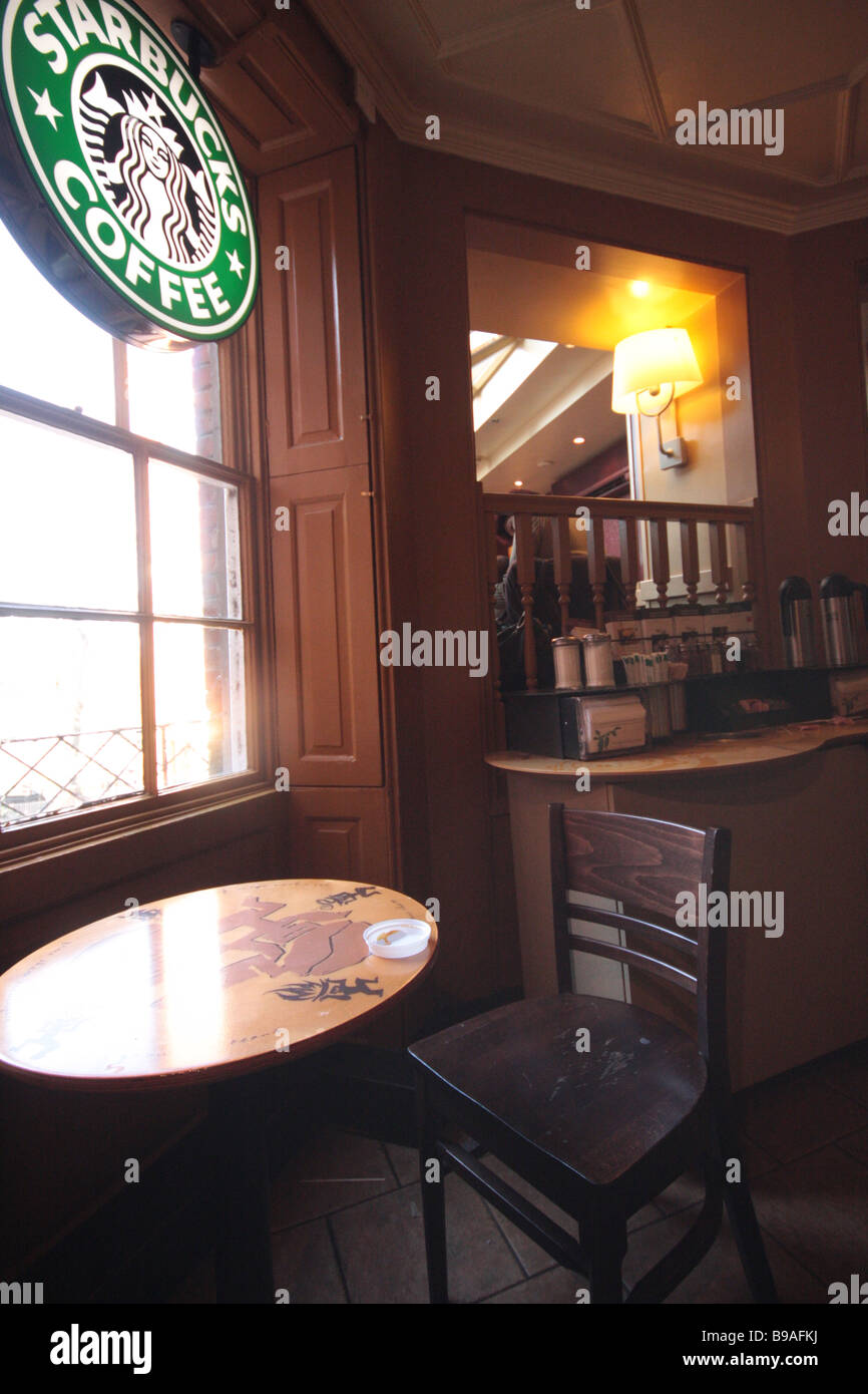 Shot interne de Starbucks au Windsor Banque D'Images