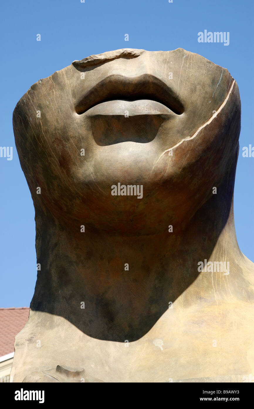 Porta Italica par Igor Mitoraj dans le parc olympique ouchy au sud de la ville de Lausanne Suisse Banque D'Images