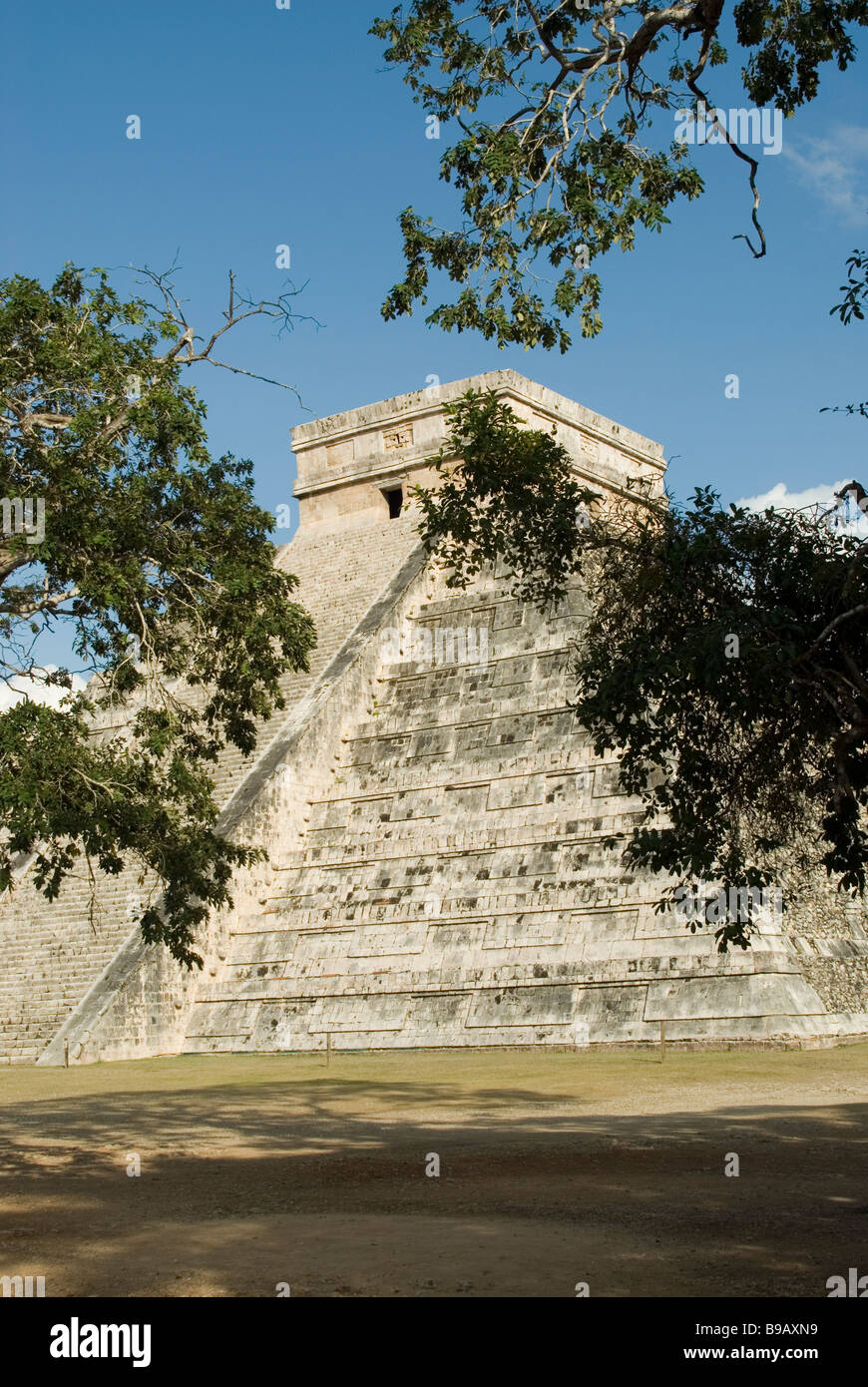 El Castillo, Ancinet site Maya, Chichen Itza, Mexique Yucatan Banque D'Images