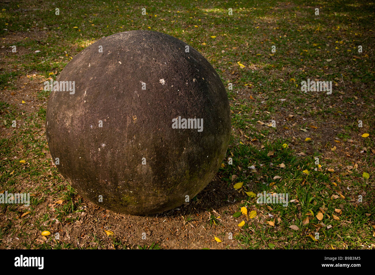 Sphères de pierre mystérieux trouvé dans Palmar Sur, du sud du Costa Rica. Banque D'Images