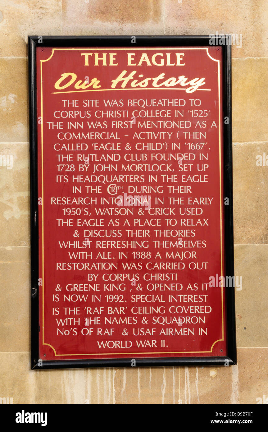 Conseil sur l'histoire de l'Aigle Pub à Benet Street Cambridge Angleterre Uk Banque D'Images
