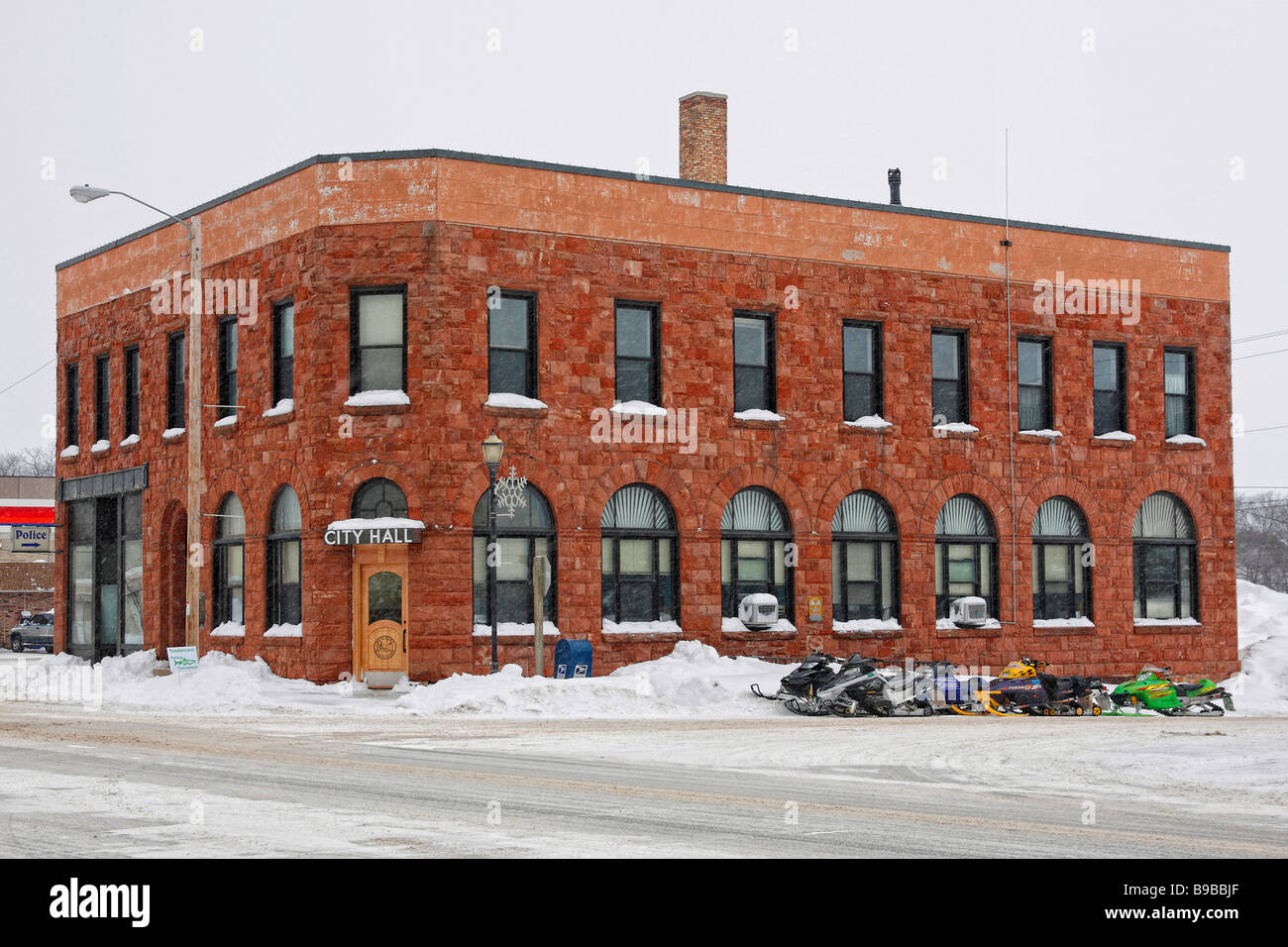 Munising Upper Peninsula Michigan mi les motoneiges américaines Yamaha garées dans la rue photos images photos horizontales aux USA US haute résolution Banque D'Images