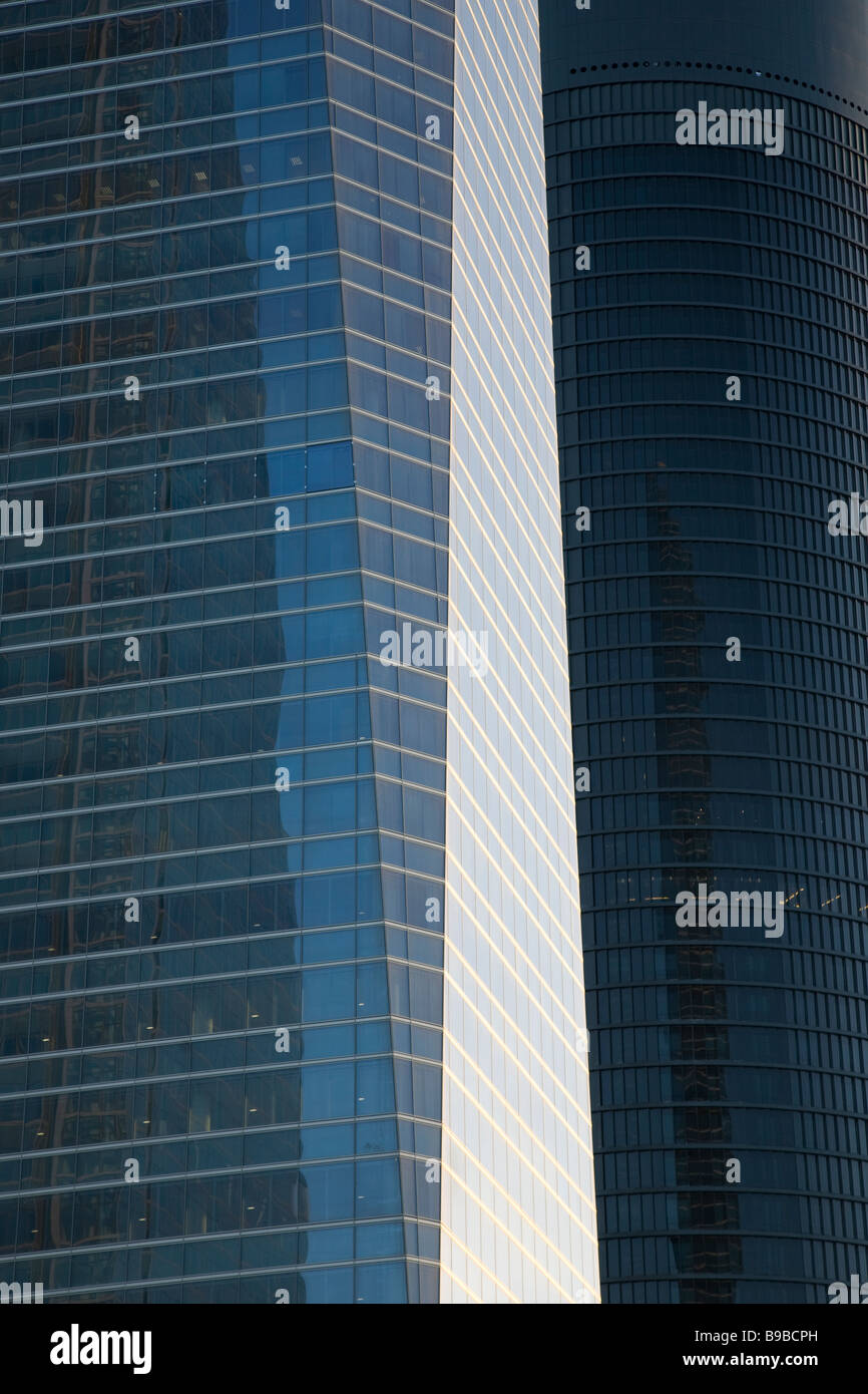 La tour Torre de cristal par Cesar Pelli et Torre Sacyr Vallehermoso Tower par Carvajal et Alvarez, Madrid, Espagne Banque D'Images