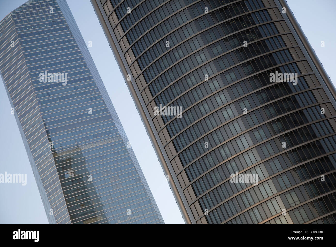 La tour Torre de cristal par Pelli et Torre Sacyr Vallehermoso Tower par Carvajal et Alvarez, Madrid, Espagne Banque D'Images