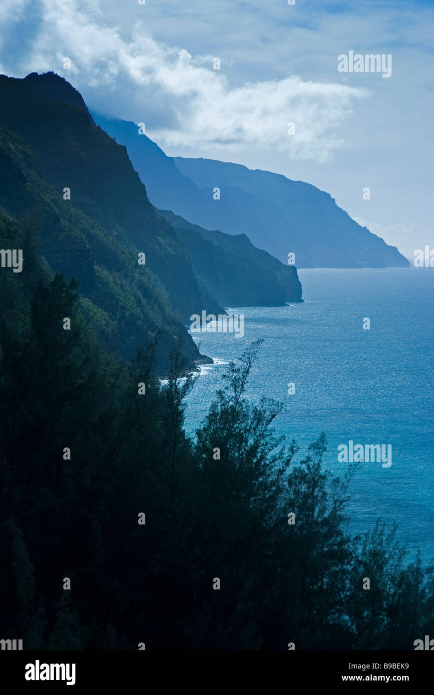 La côte de Na Pali sur l'île de Kauai, Hawaii prises à partir de la 11 mile Kalalau trail. Banque D'Images