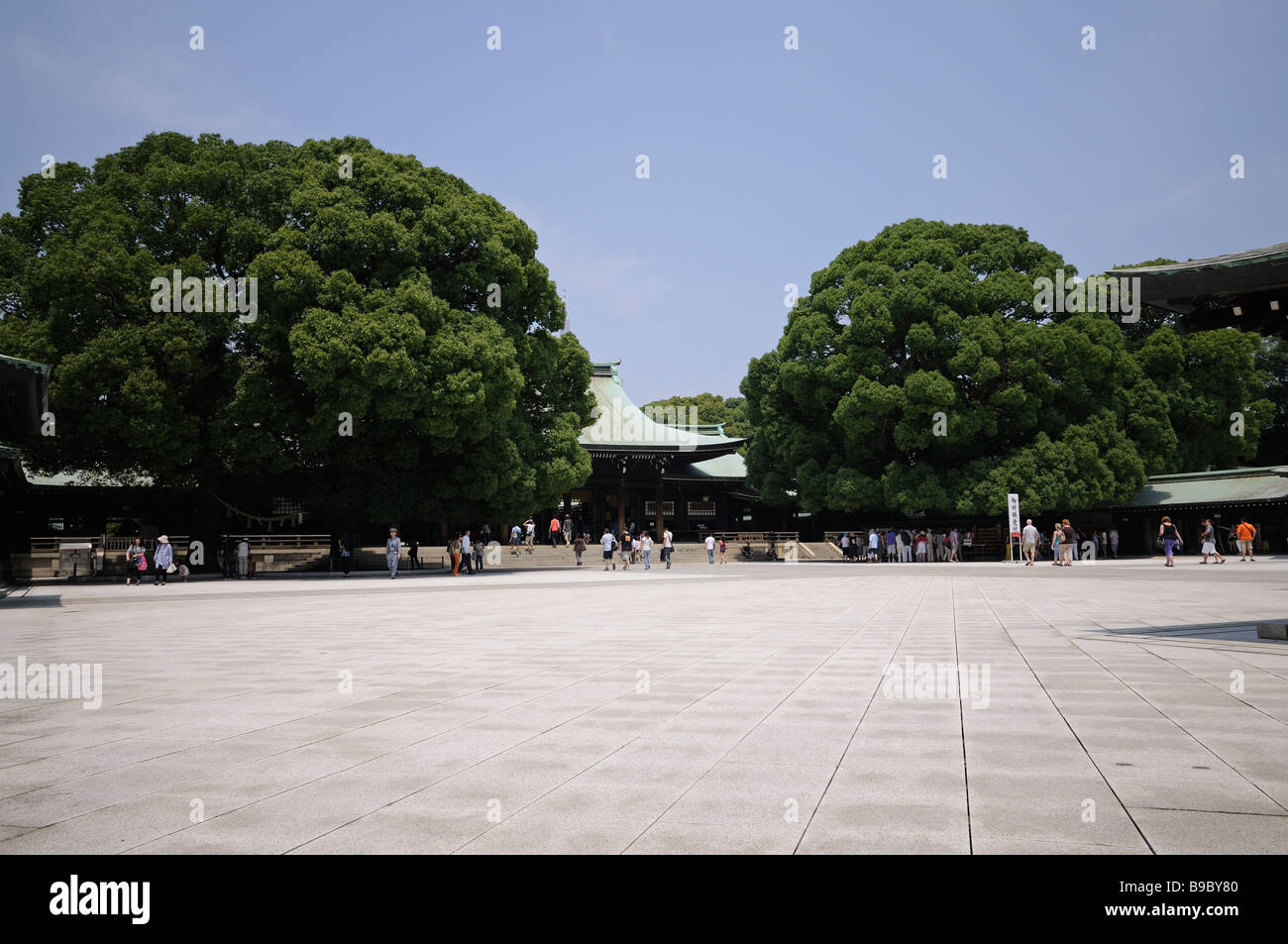 La cour principale du Temple de Meiji complexe. Parc Yoyogi. Shibuya. Tokyo. Le Japon. Banque D'Images