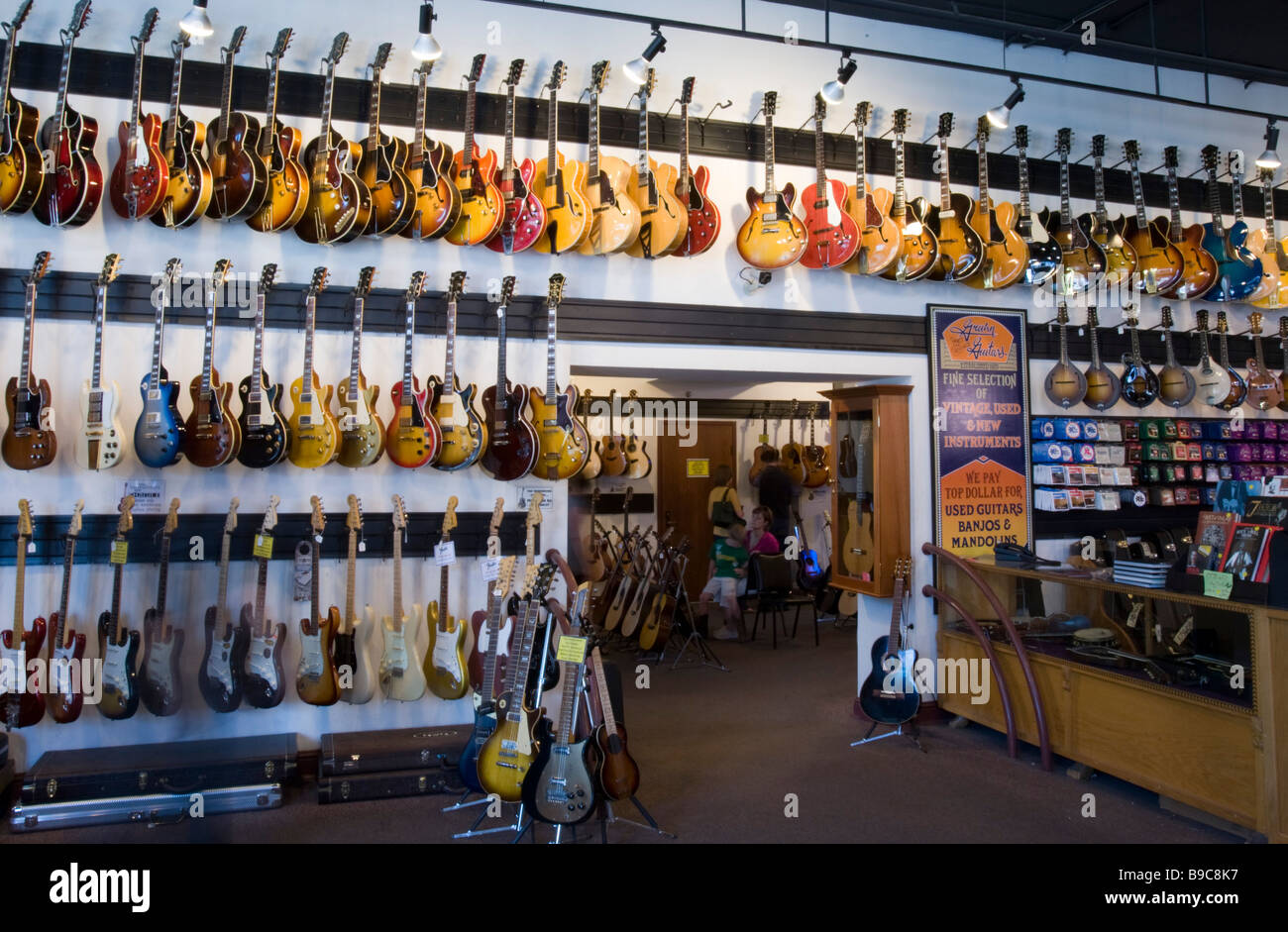 Vintage guitar shop Banque de photographies et d'images à haute résolution  - Alamy