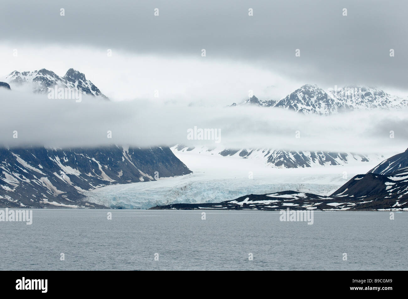 Comfortlessbreen glacier à Engelsbukta, Spitsbergen, Svalbard. Banque D'Images