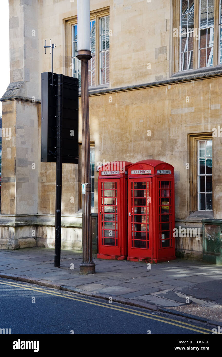 Boîtes de téléphone rouge à Cambridge Banque D'Images