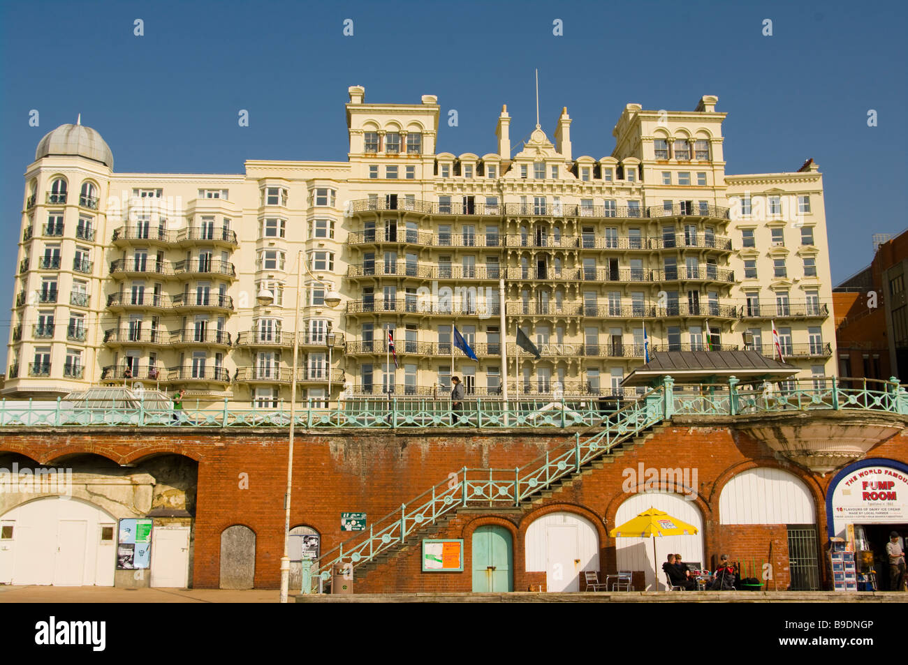 Le Grand Hotel Brighton East Sussex Angleterre comme vu du bord de mer Banque D'Images