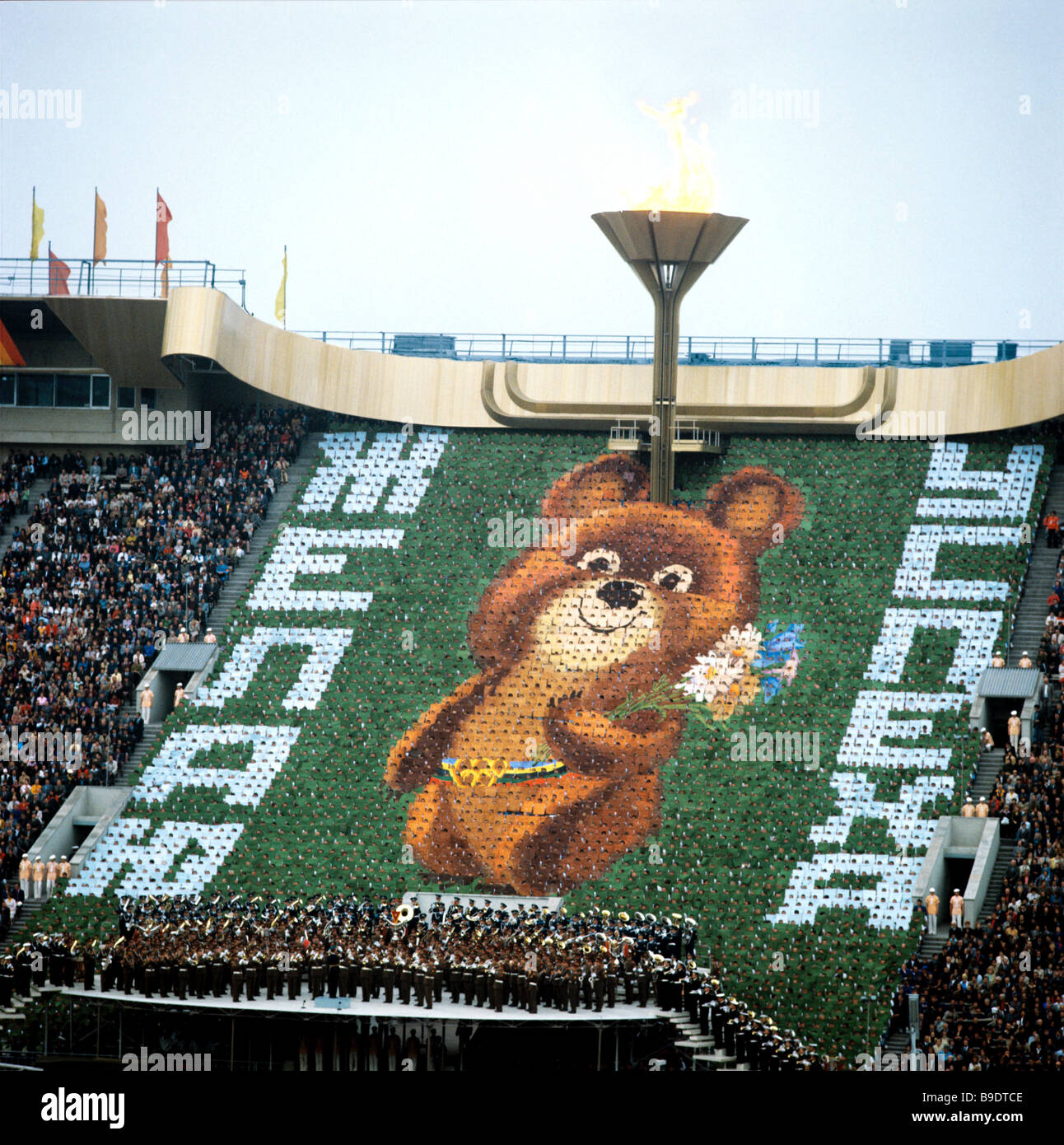 Une cérémonie solennelle d'ouverture de la 22e jeux olympiques de