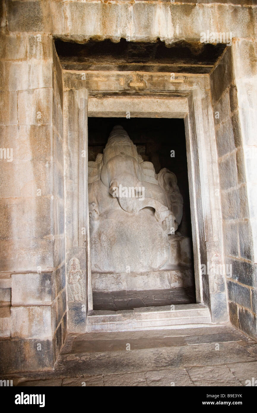 Statue de Seigneur Ganesha dans un temple, Hampi, Karnataka, Inde Banque D'Images
