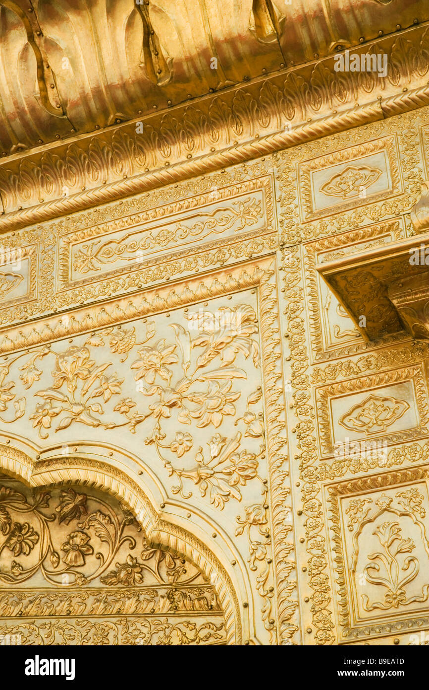 Texte gravé sur le mur d'un temple, le Golden Temple, Amritsar, Punjab, India Banque D'Images